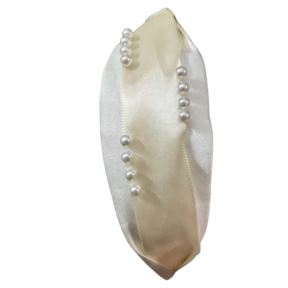 Elegant Cream Pearl-Embellished Headband - Picture 2 of 5